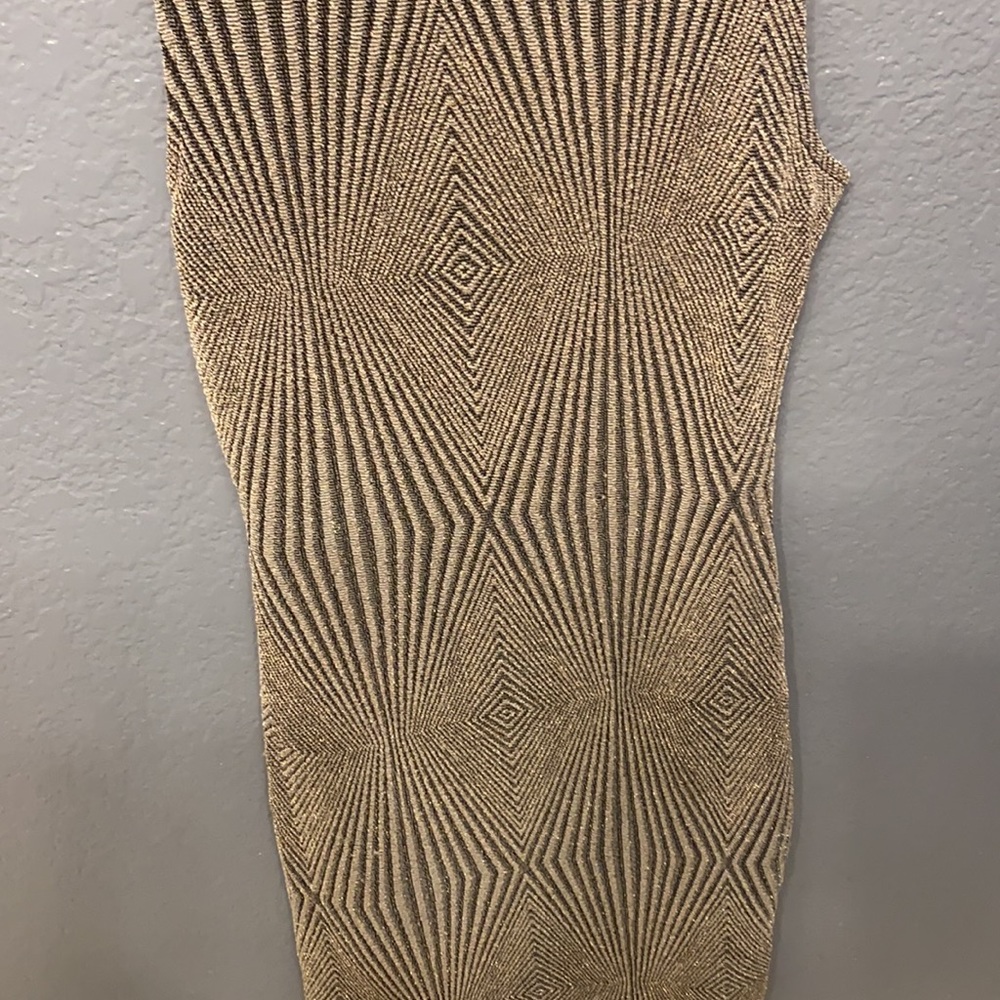 Dress - Picture 4 of 11